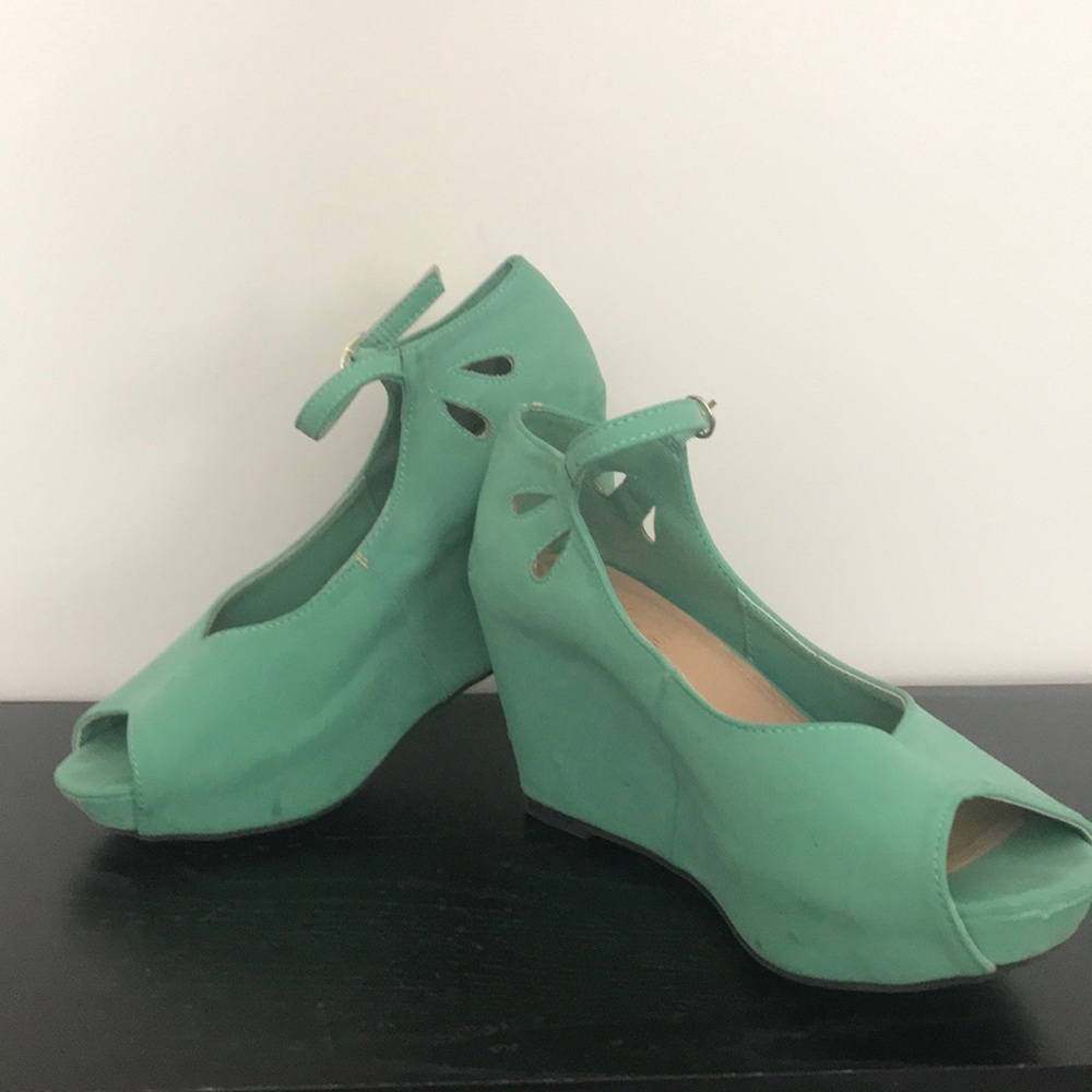 Mint Wedge, Vintage look!